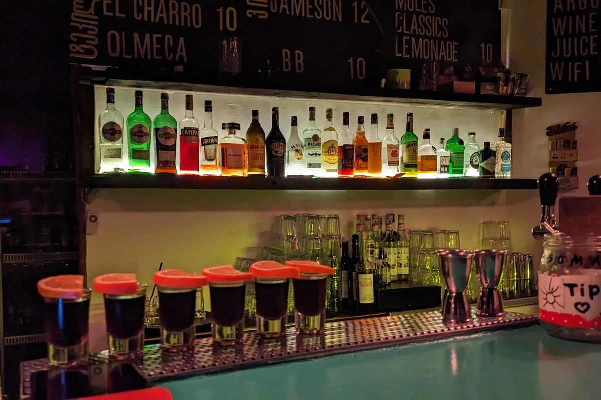 Backlit bar counter at Dedaena Bar in Dedaena Park