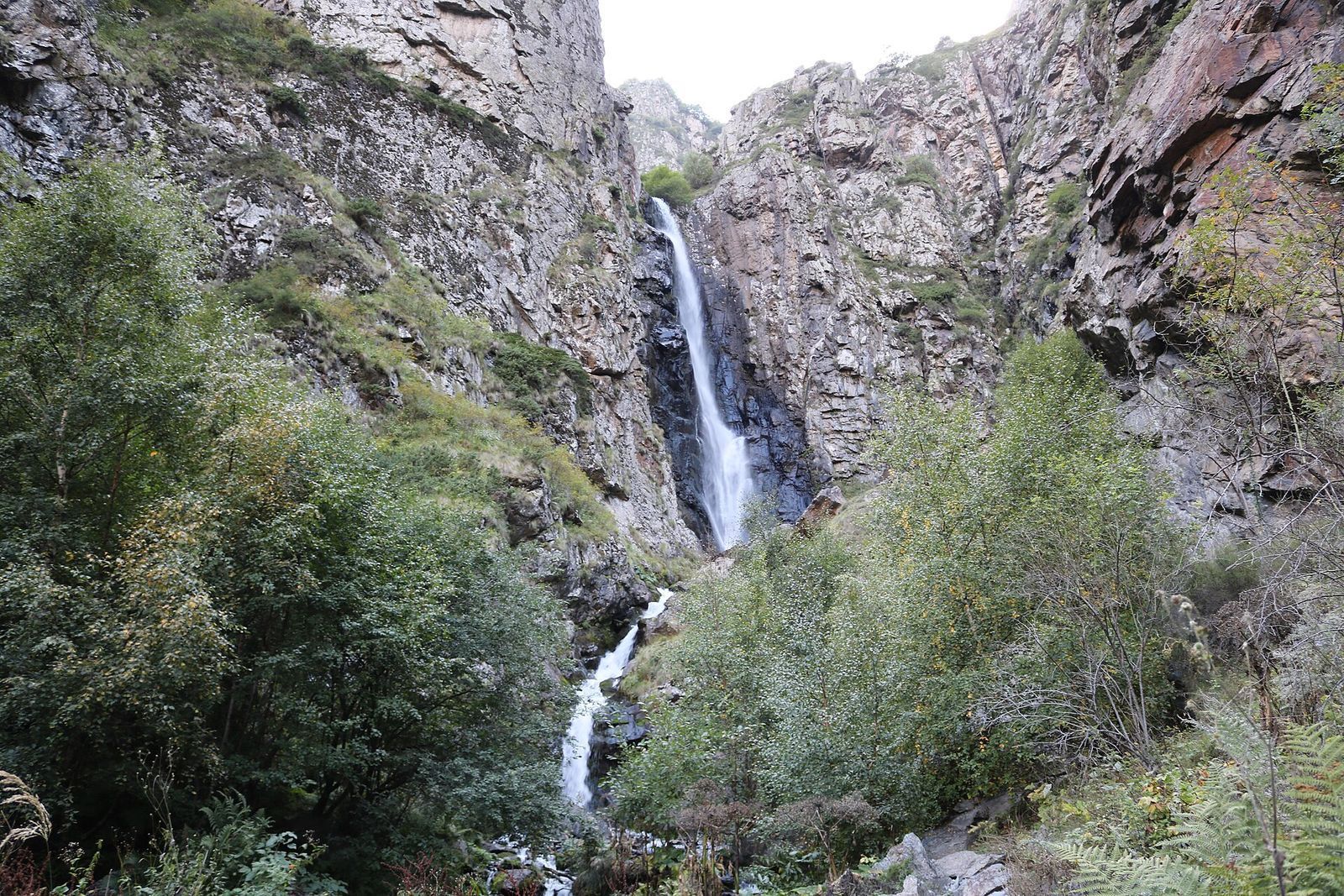 The Gveleti waterfall dropping down a rocky gorge north of Stepantsminda