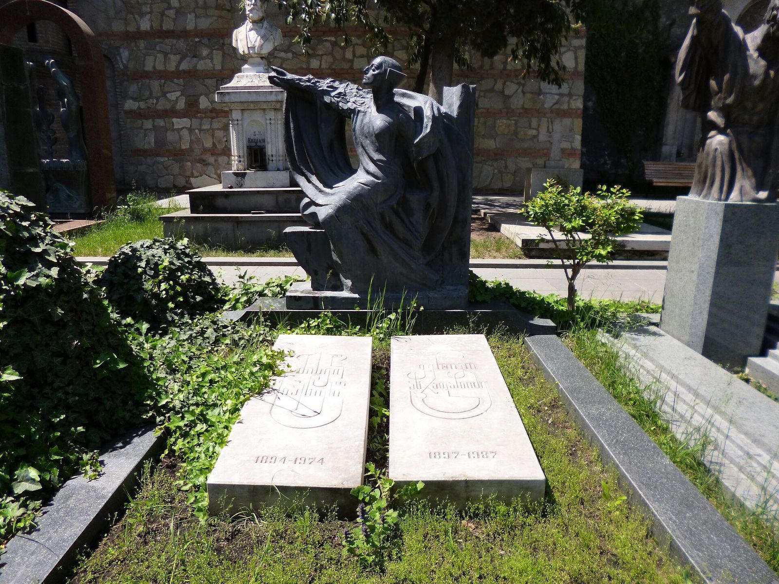 A sculpted figure over the graves of the film director Mikheil Chiaureli and the actress Veriko Anjaparidze in the Mtatsminda Pantheon