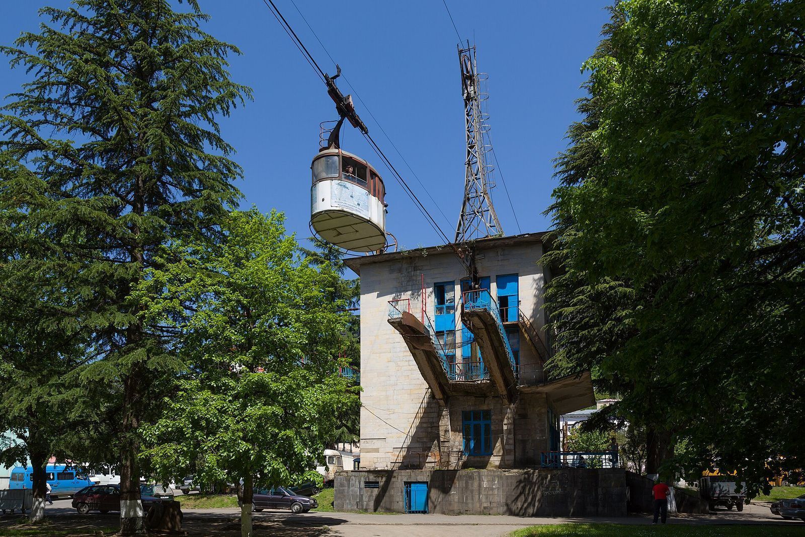 A Soviet cable car cabin leaving its station in Chiatura