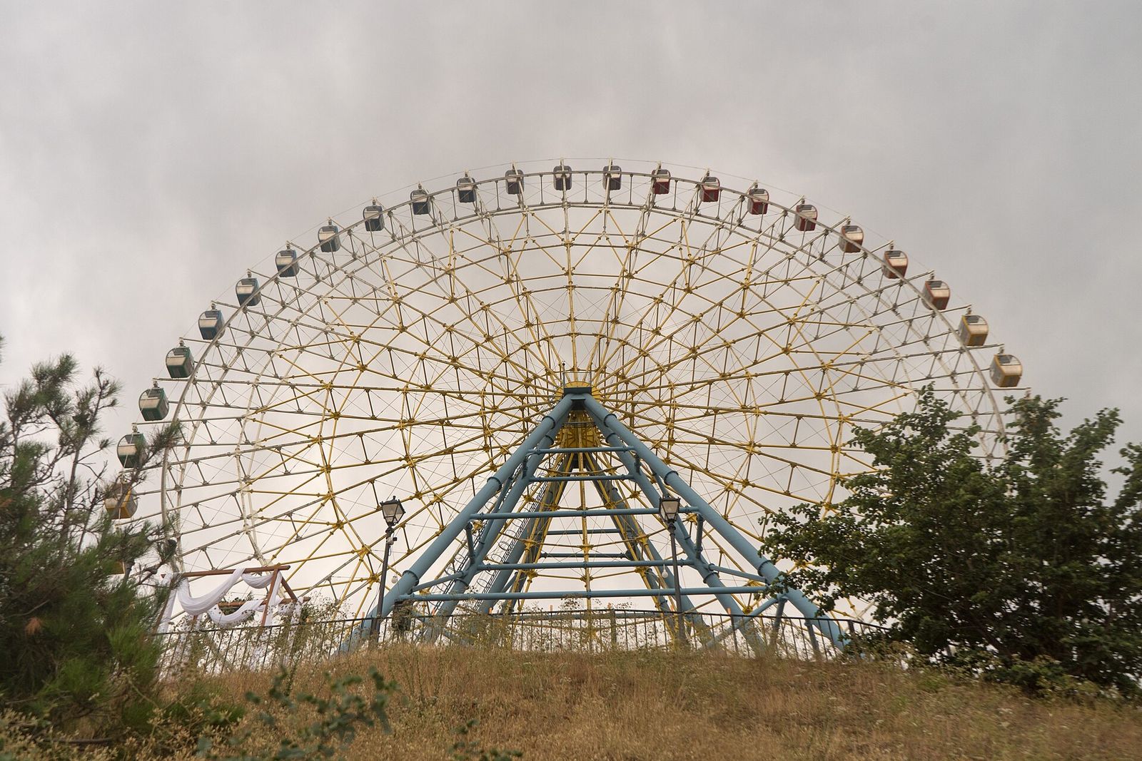 The Ferris wheel on the summit of Mtatsminda Park